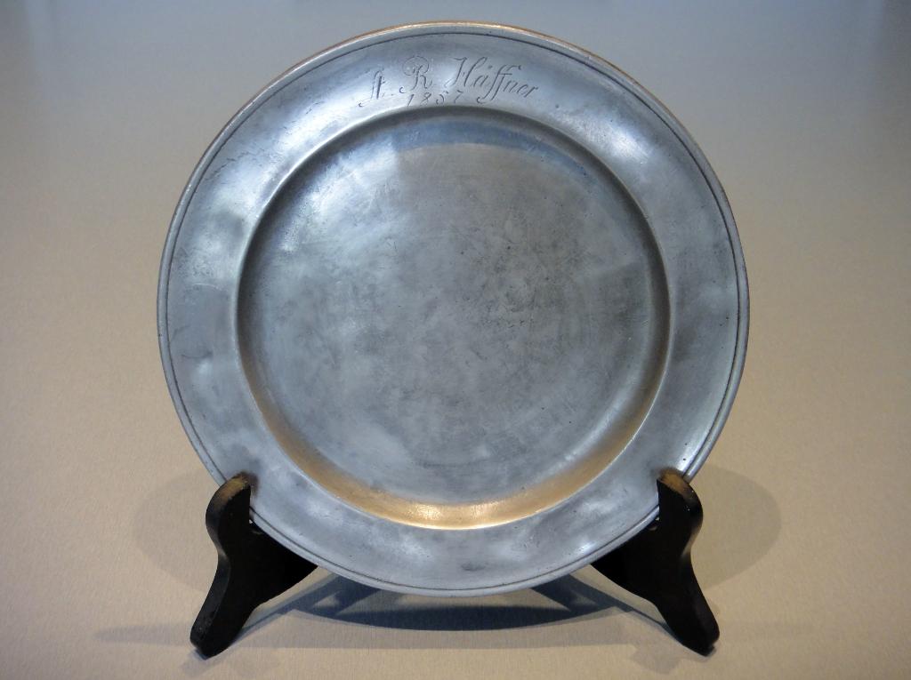 Tinnen borden AR Haffner 1857!, Ophalen of Verzenden