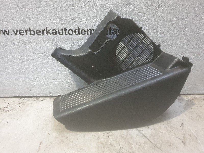 A STIJL BEKLEDING LINKS ONDER BMW 3 serie Touring (E36 / 3), Gebruikt, BMW, Petuelring 130
80809  München, DE, Bayerische Motoren Werke AG