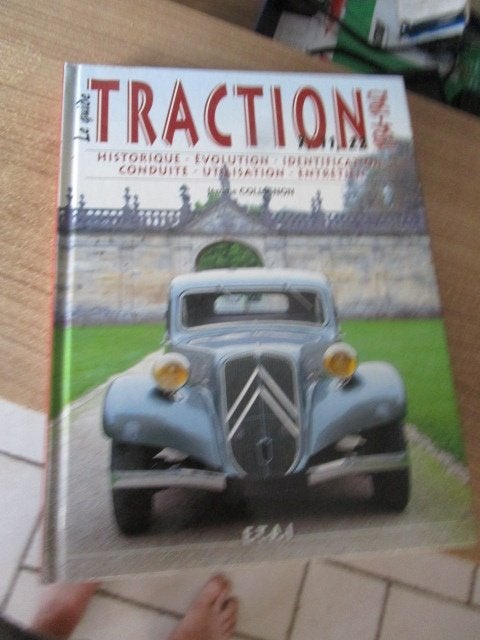 Paperback "Le Guide Citroën Traction 7, 11, 22 (1934-1942)", Ophalen of Verzenden, Zo goed als nieuw, Citroën