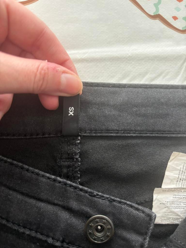 2 jeans de marque, Ophalen of Verzenden, Nieuw, Zwart, W28 - W29 (confectie 36)