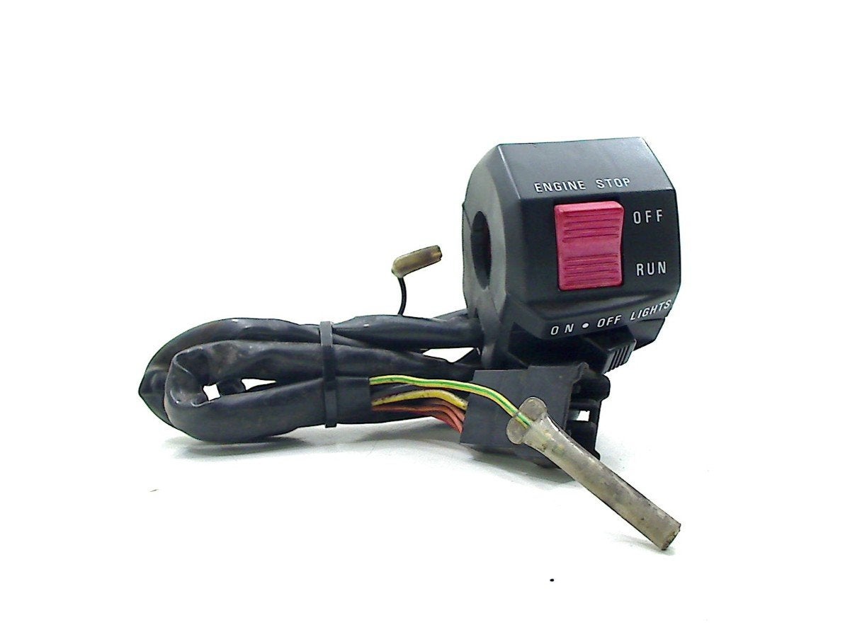 COMMUTATEUR DROIT GSX R 750 1992-1995 (GSXR 750 GR7B), Dhr. S. di Majo, Utilisé, Info@cama-motorparts.nl, P.J. Troelstraweg 8 8
3144 CX  MAASSLUIS, NL