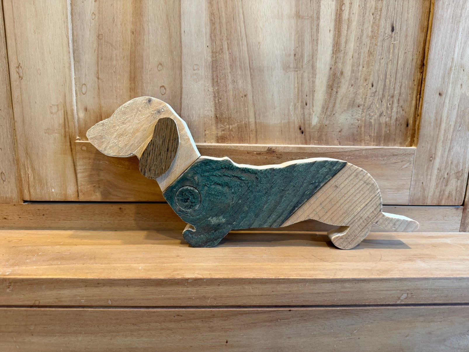 Houten beeld van rashond, Antiek en Kunst, Overige onderwerpen, Ophalen of Verzenden, Handgemaakt, 20 - 50 cm