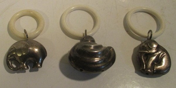 drie verzilverde baby bijtringen olifanten en eend, Verzenden