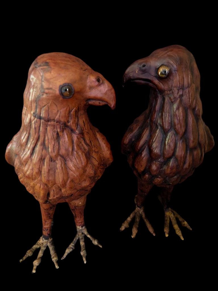 deux anciens aigles anglais en cuir de 30 cm de haut, Enlèvement