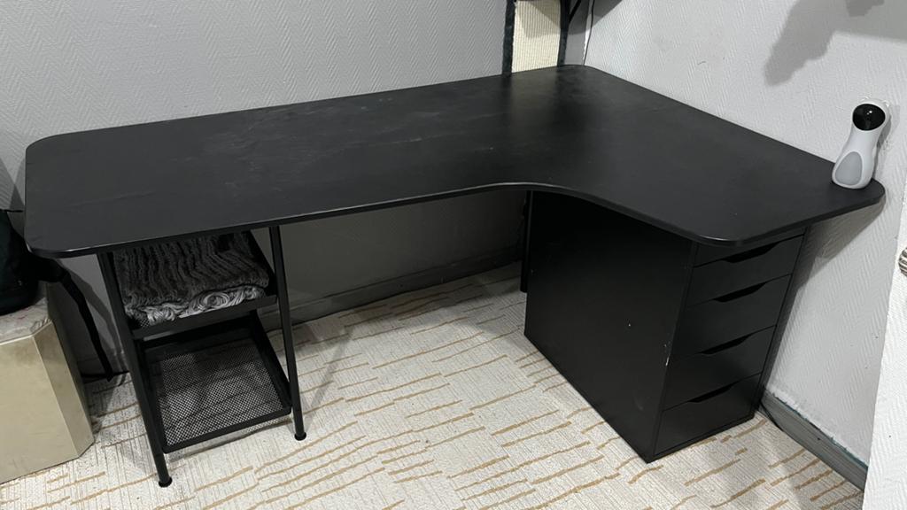 Bureau ikea, Enlèvement, Comme neuf