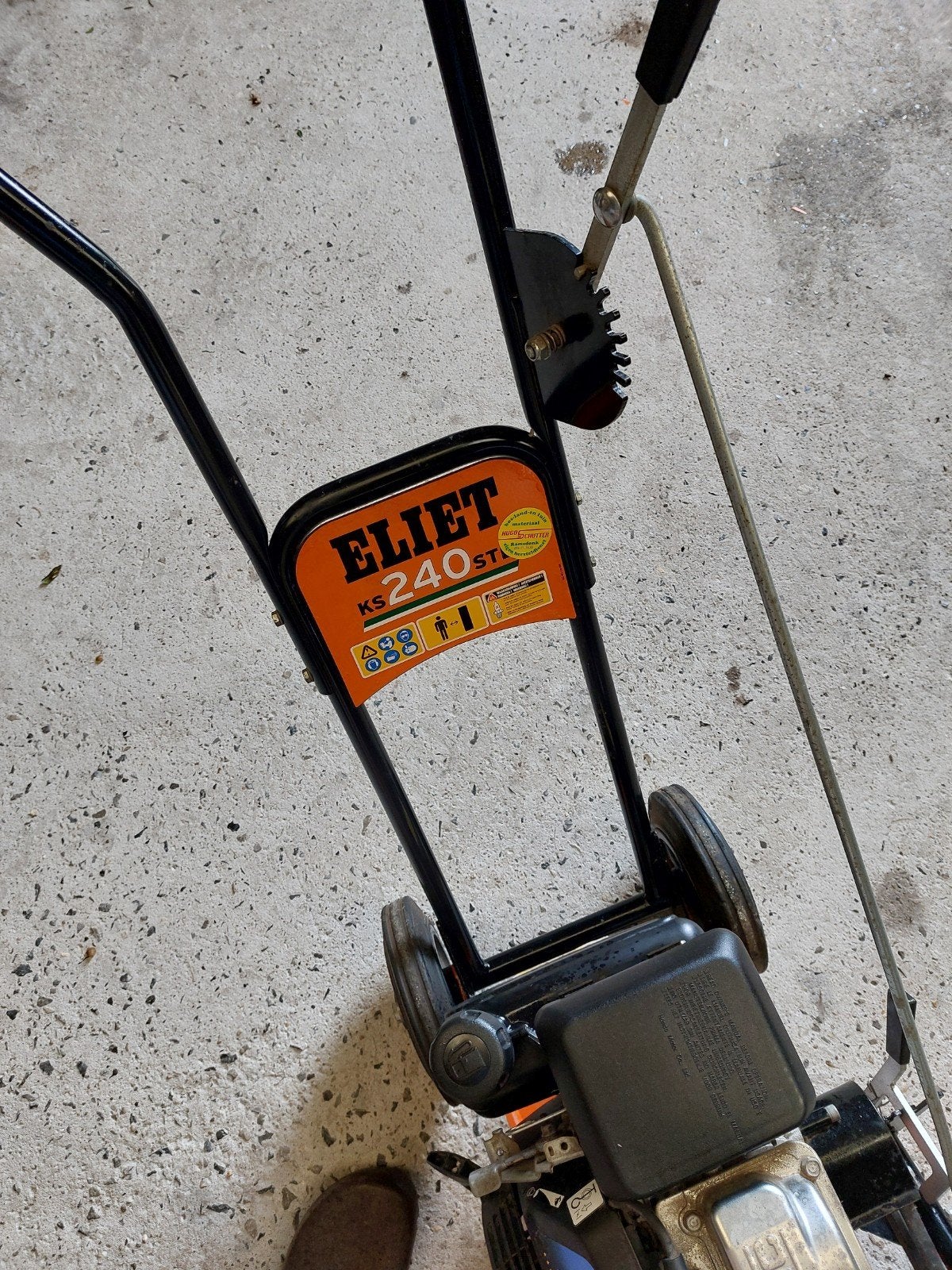 kantensnijder eliet ks 240, Jardin & Terrasse, Tondeuses à gazon, Enlèvement, Utilisé, Eliet / Honda