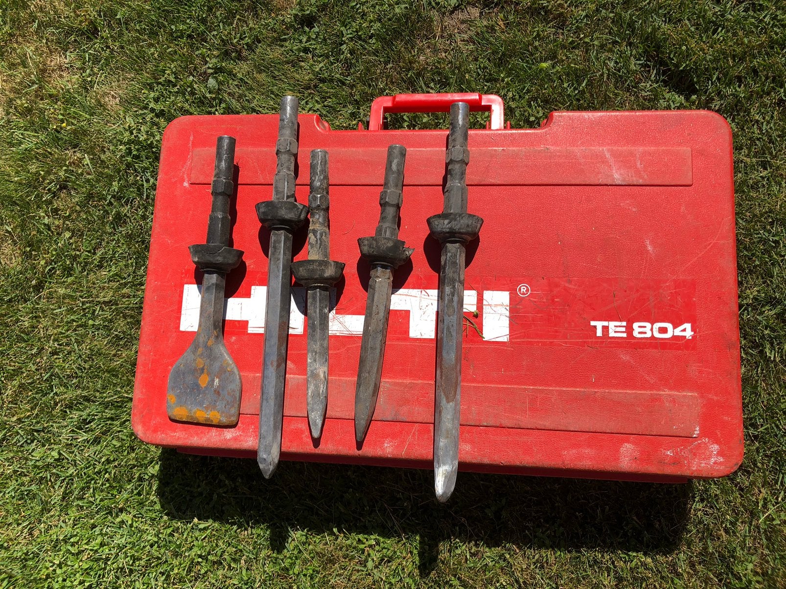 Gratis beitels voor hilti TE 804 met koffer, Doe-het-zelf en Bouw, Gereedschap | Boormachines, Ophalen, Gebruikt, Boor- en/of Breekhamer