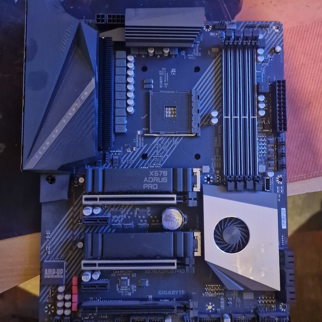 Carte mere x570 aorus pro, Informatique & Logiciels, Cartes mères, Enlèvement ou Envoi, DDR4, Comme neuf, Socket AM4