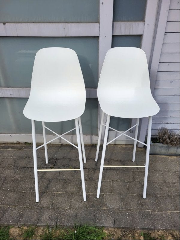 2 barstoelen in witte kunststof, Ophalen, Kunststof, Met voetsteun, 60 tot 90 cm