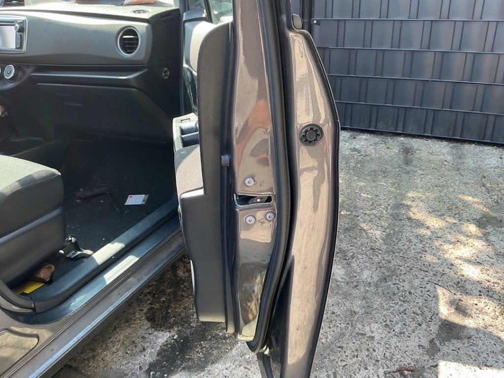 PORTIERSTANGEN RECHTS VOOR Yaris III (P13) (|690300D320|), Gebruikt, Kundenbetreuung@toyota.de, Toyota, Toyota-Allee 2
50858  Köln, DE