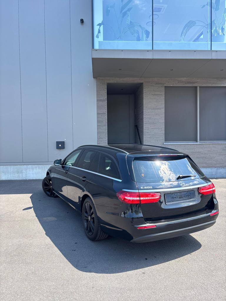 Mercedes E200 2019 | Luxe & Comfort, Auto's, Automaat, 4 deurs, Stof, Zwart
