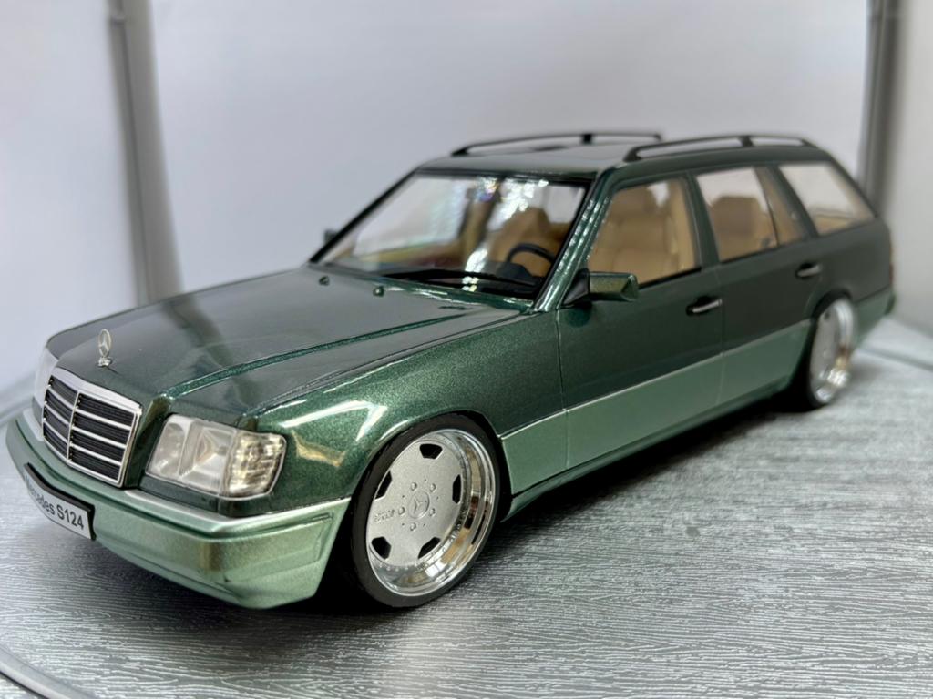 1:18 Mercedes E-class t- model 1995, Ophalen of Verzenden, Zo goed als nieuw