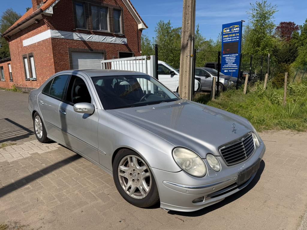 Mercedes E220 berline rijd goed export, Bedrijf, Zilver of Grijs, Te koop, E-Klasse
