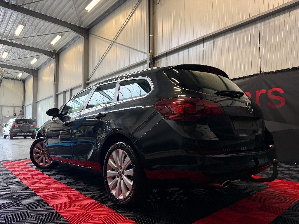Opel Astra Sport Tourer/1.4 benzine/Airco/Cc/Pdc/Navi/Trek-h, Autos, Euro 5, Achat, Entreprise, Boîte manuelle