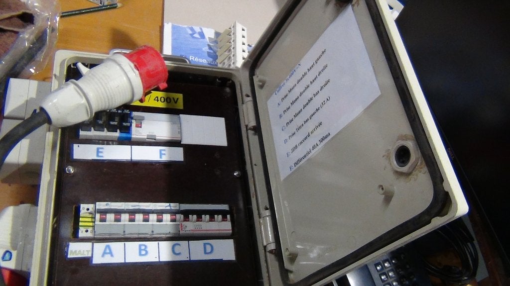 Coffre Electrique Provisoire Chantier 400 V, Enlèvement, Utilisé, Autres types