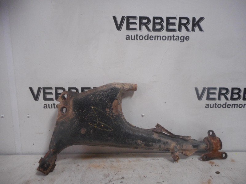 BRAS DE SUSPENSION ARRIÈRE GAUCHE 100 Avant Quattro (C4), Auto-Union-Straße  1,
85057  Ingolstadt, DE, Info@audi.de, Audi, Utilisé