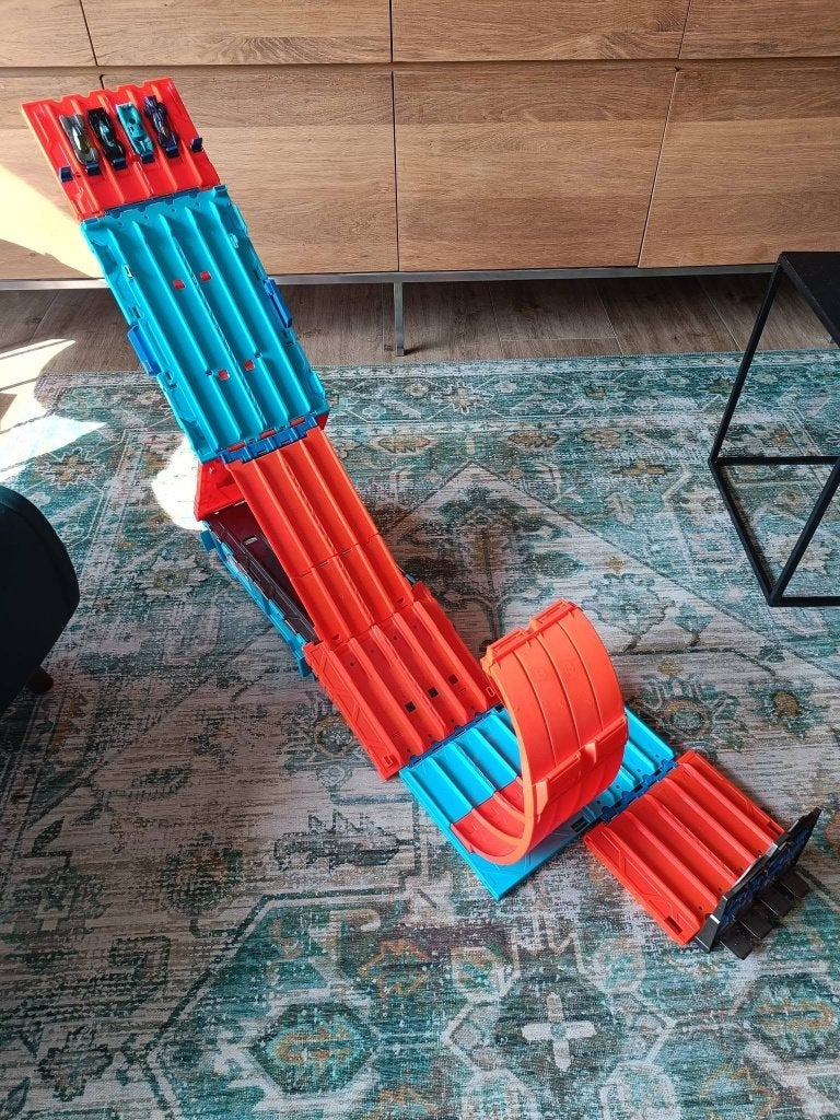 Hot Wheels GKT87 - Race box met 3 banen autobaan racebaan, Kinderen en Baby's, Speelgoed | Racebanen, Ophalen of Verzenden, Zo goed als nieuw
