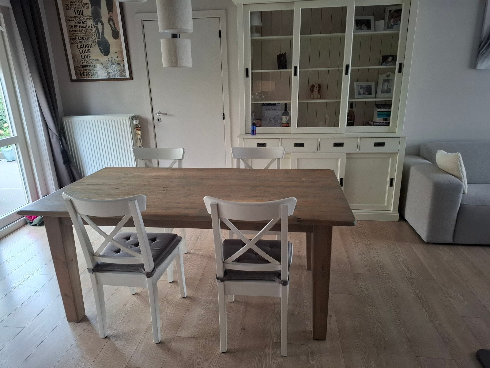 table de salle à manger intemporelle en bois massif avec cha, Maison & Meubles, Mobilier complet, Enlèvement