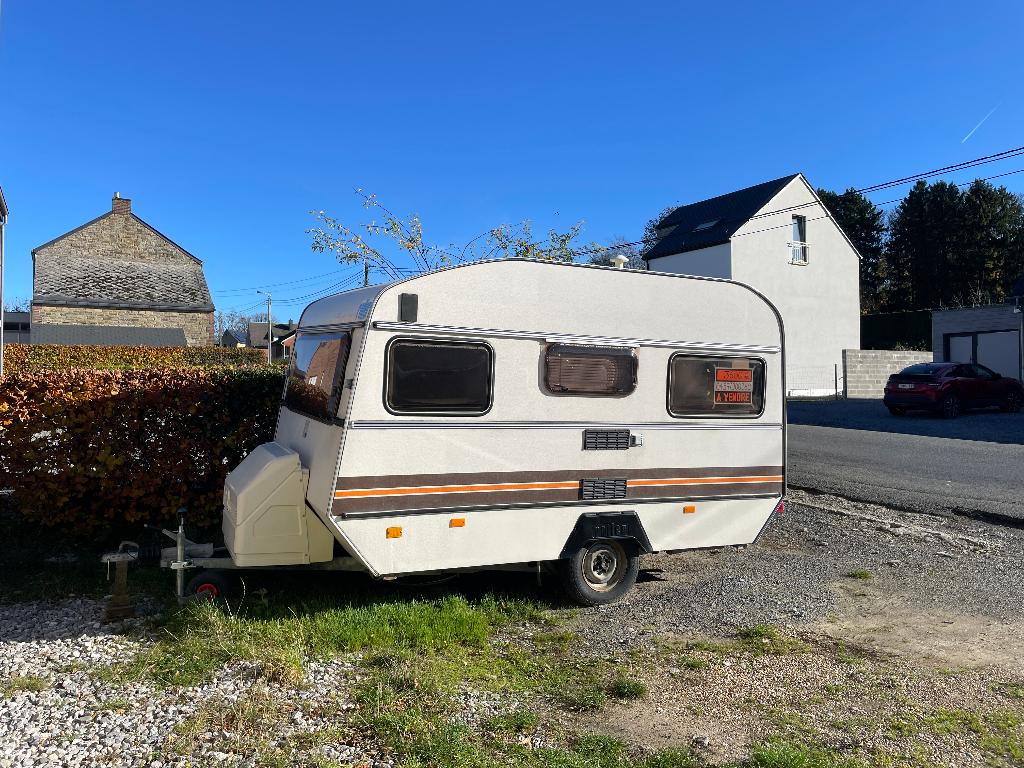 Caravane Palace 350 - vintage & rénovée, Caravanes & Camping, Caravanes, Particulier, jusqu'à 4, 750 - 1000 kg, Siège standard