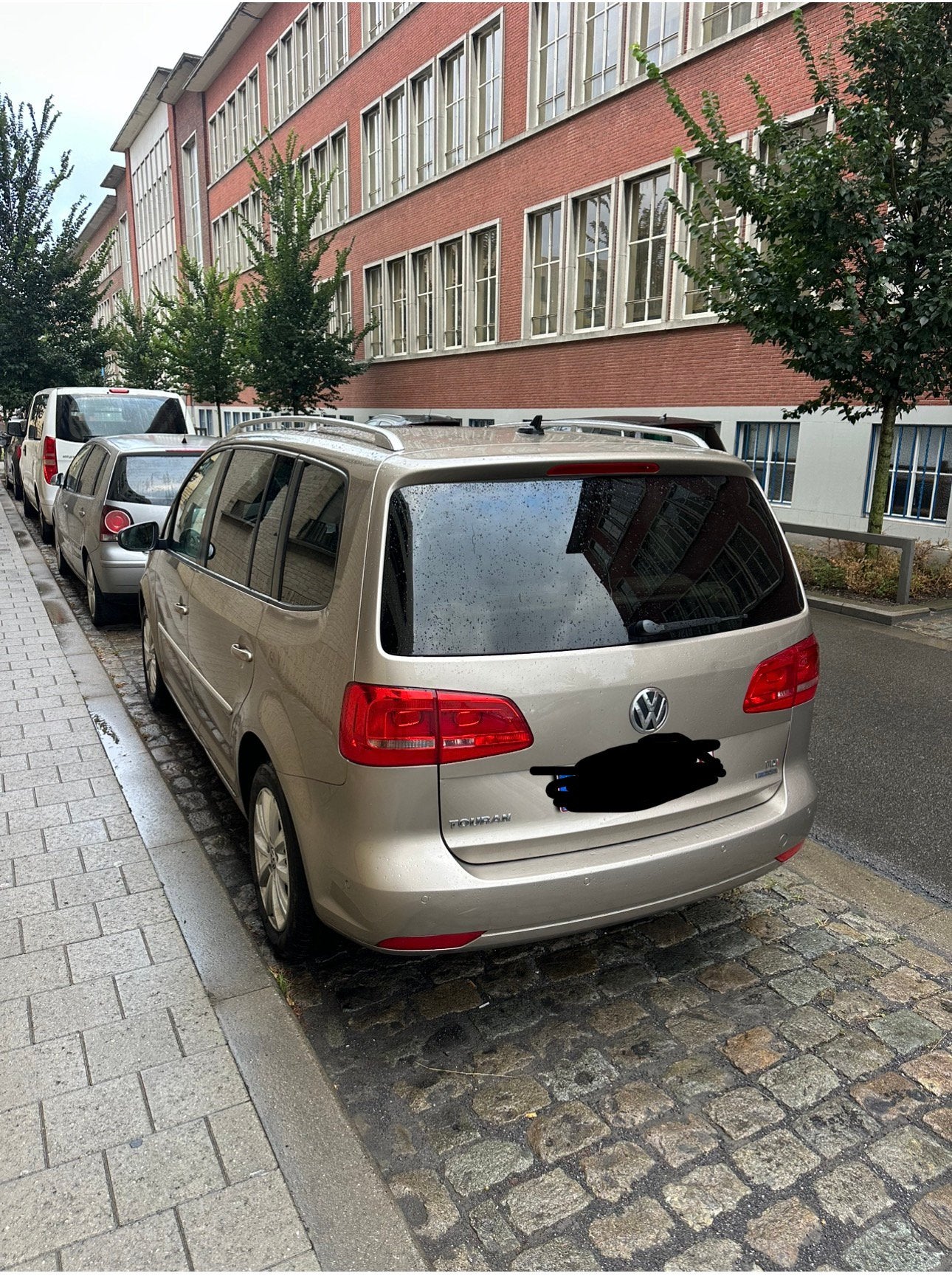 Te koop VW touran 1,6 tdi 7 zit, Autos, Volkswagen, Cuir, Euro 5, Achat, Beige
