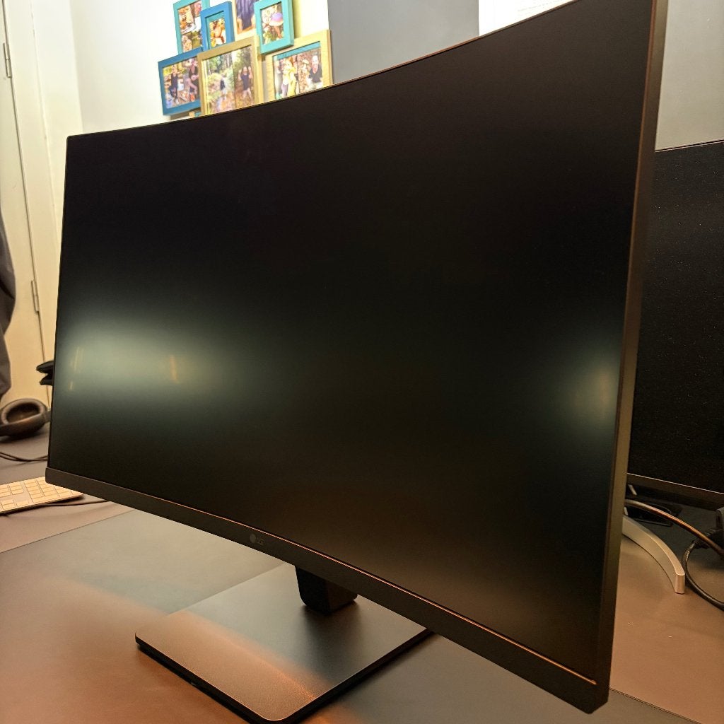 32" LG IPS Full HD curved monitor met AMD FreeSync, Ophalen, IPS, Kantelbaar, Zo goed als nieuw
