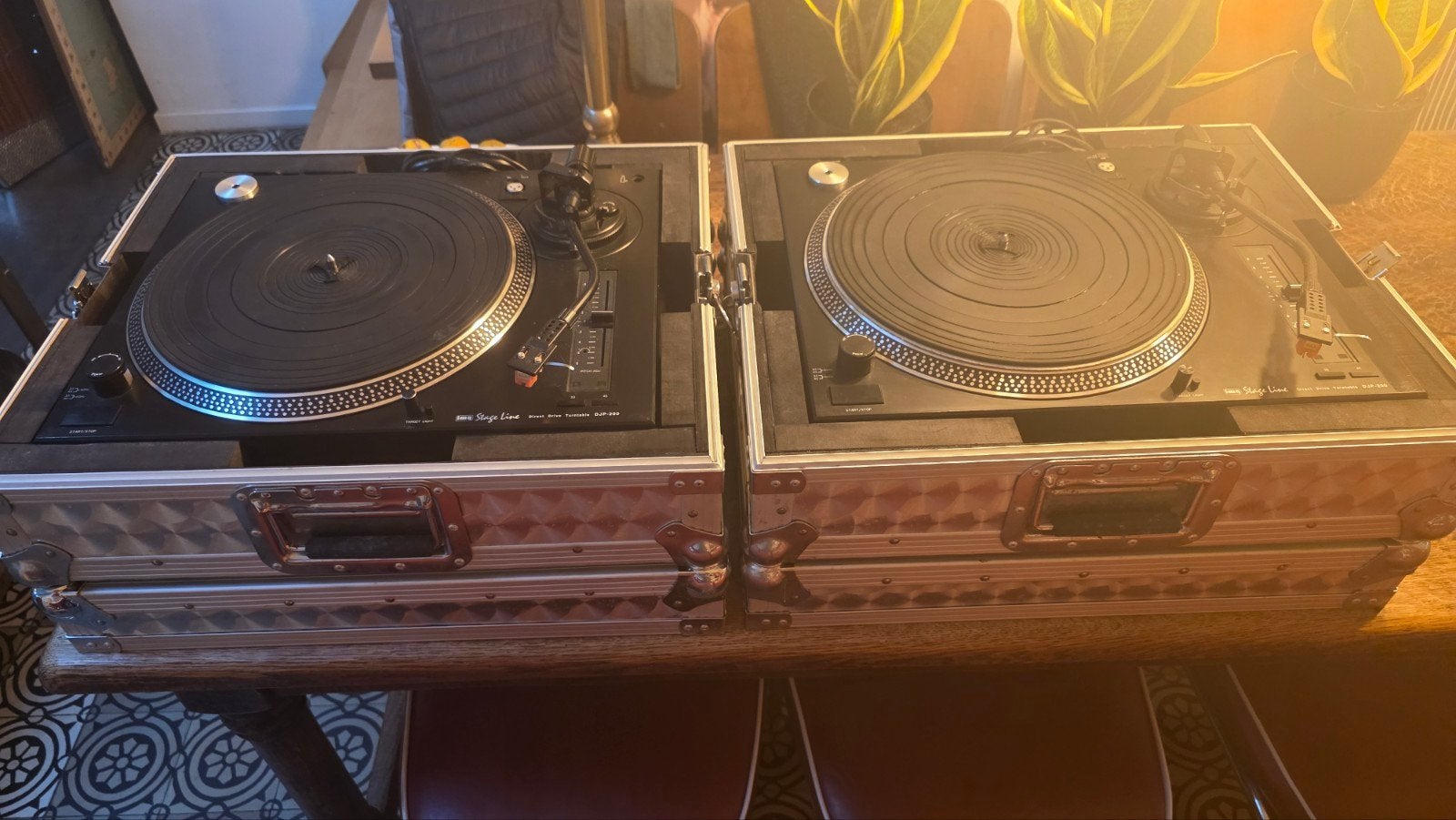 2x Stage Line direct drive DJP- 200 in flight case, Ophalen