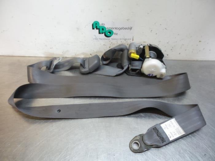 Veiligheidsgordel links-voor van een Daihatsu Young RV, Gebruikt, Daihatsu, -, -