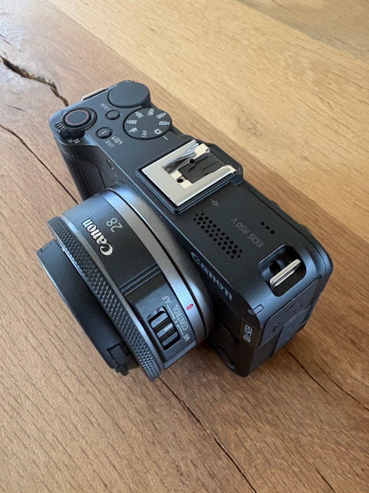 Canon Eos R50V + 14-30mm + RF28 mm, Ophalen, Zo goed als nieuw, Canon
