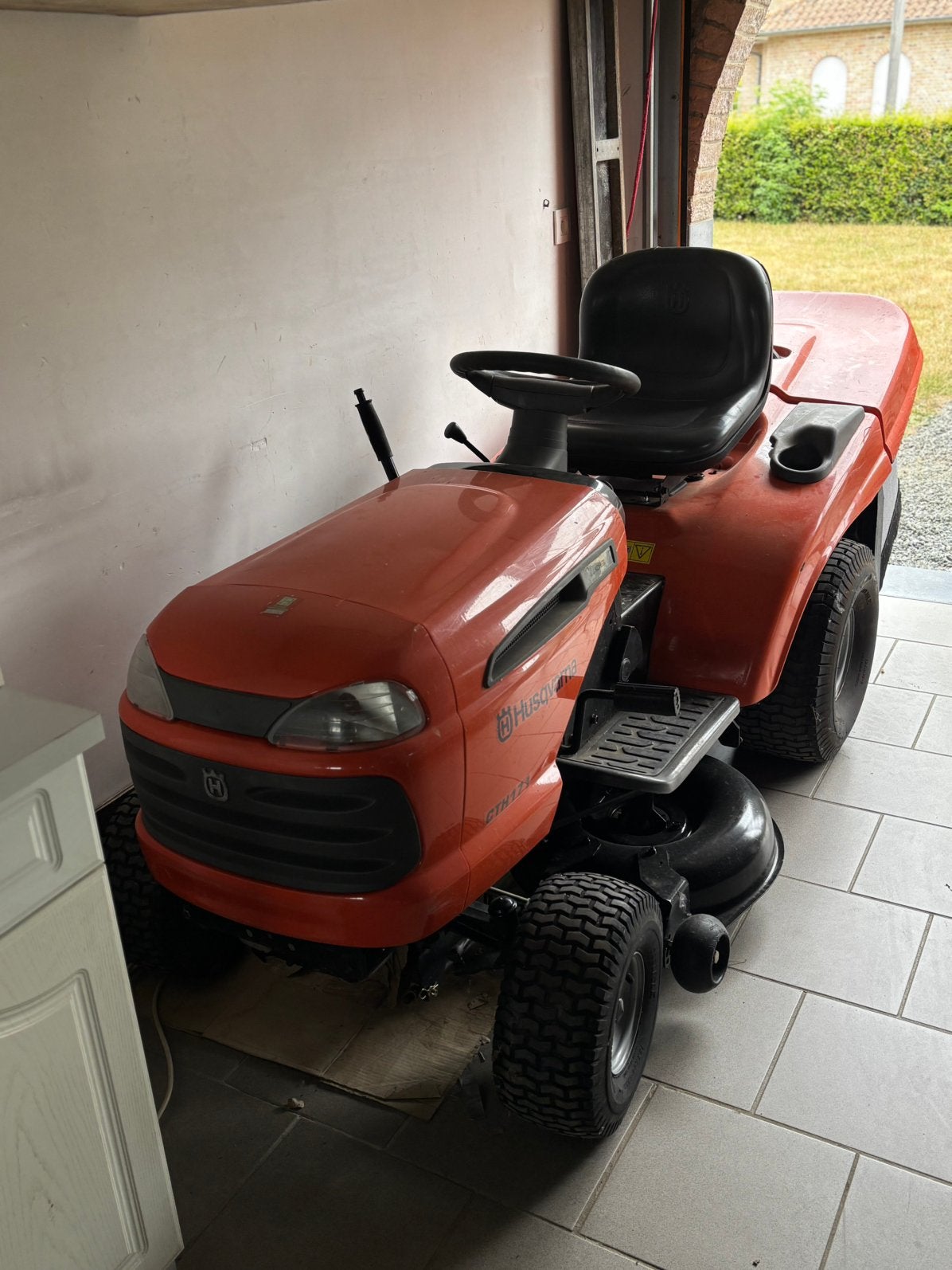 Husqvarna CTH171, Jardin & Terrasse, Enlèvement, Utilisé, Bac de ramassage, 90 à 120 cm