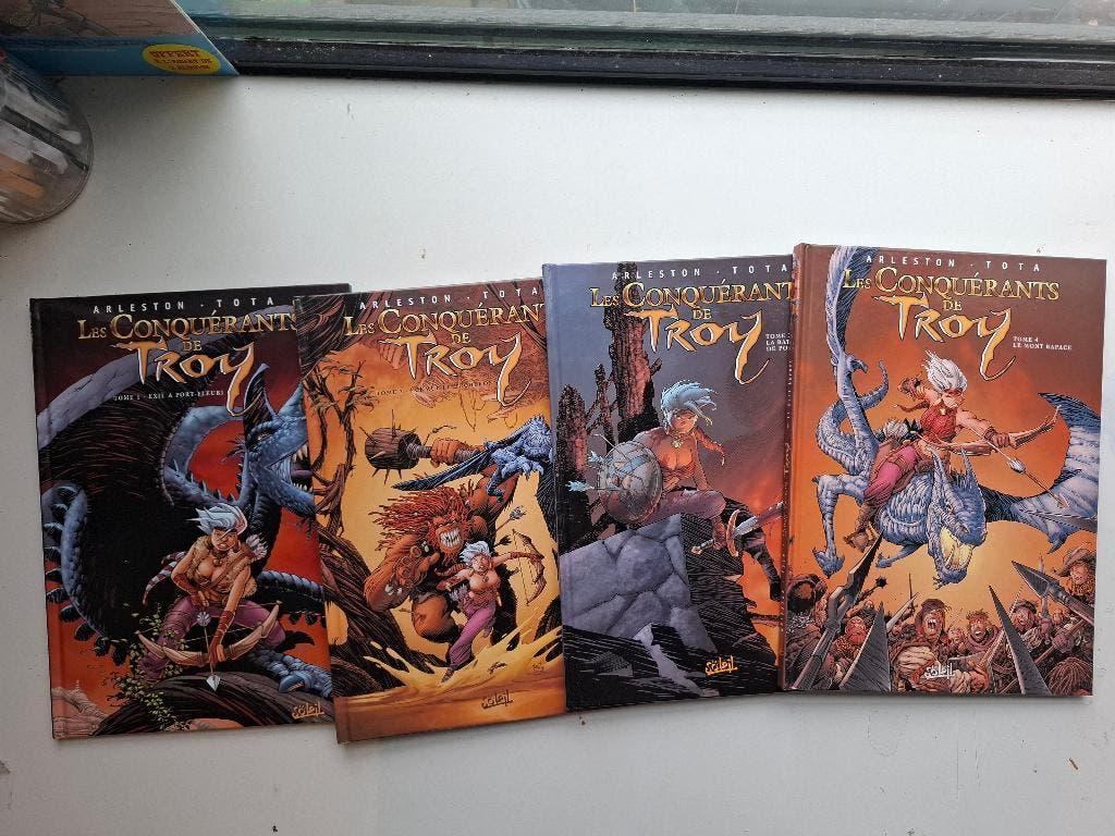 CONQUERANTS DE TROY TOMES 1 à 4 SERIE COMPLETE TBE TOUS EO, Livres, Série complète ou Série, Enlèvement ou Envoi, Comme neuf
