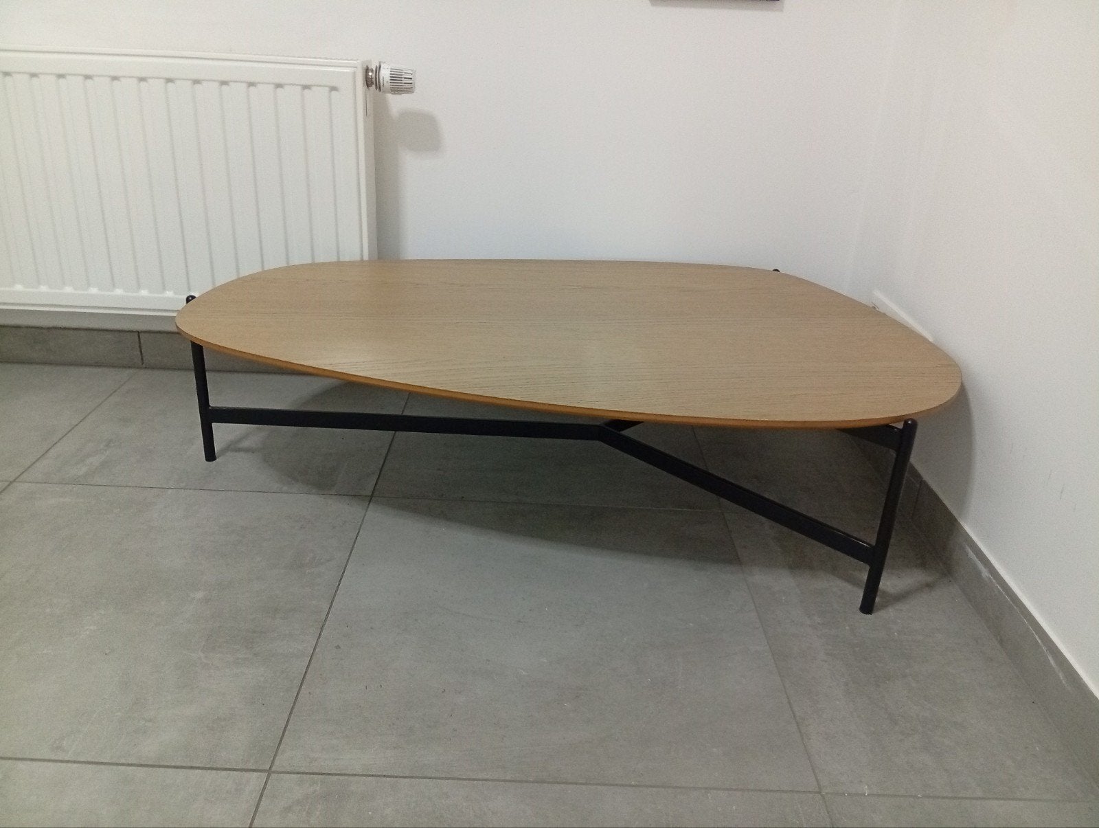 Nouvelle table basse avec plateau entièrement en chêne, Neuf, 100 à 150 cm, Enlèvement, 50 à 100 cm