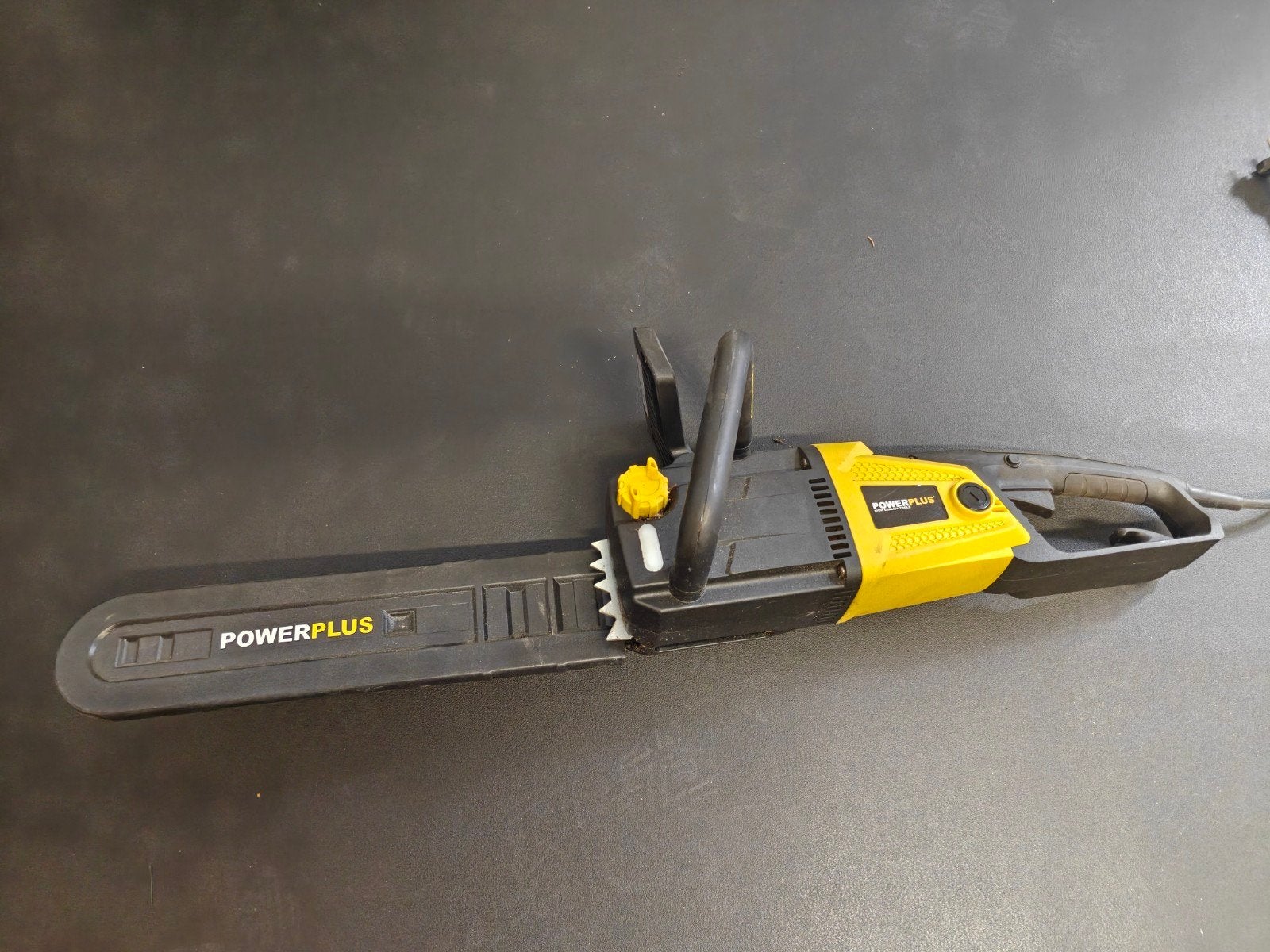 Elektrische Kettingzaag Powerplus, Tuin en Terras, Ophalen