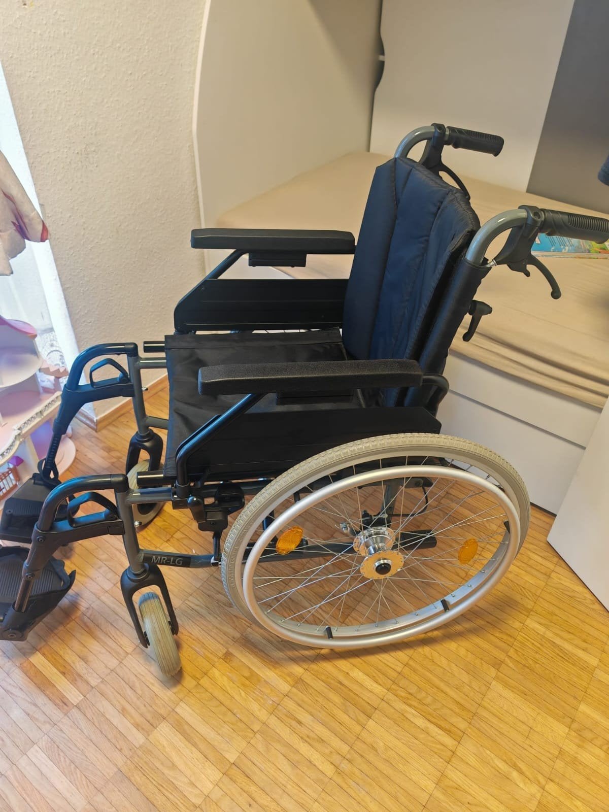 Fauteuil roulant en aluminium qualité allemande, Enlèvement, Pliant, Comme neuf, Fauteuil roulant manuel