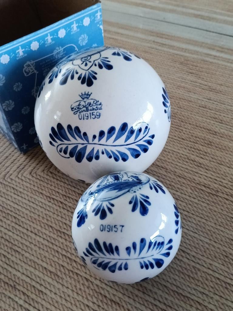 Genummerde Delfts Blauwe porseleinen kerstballen., Antiek en Kunst, Ophalen