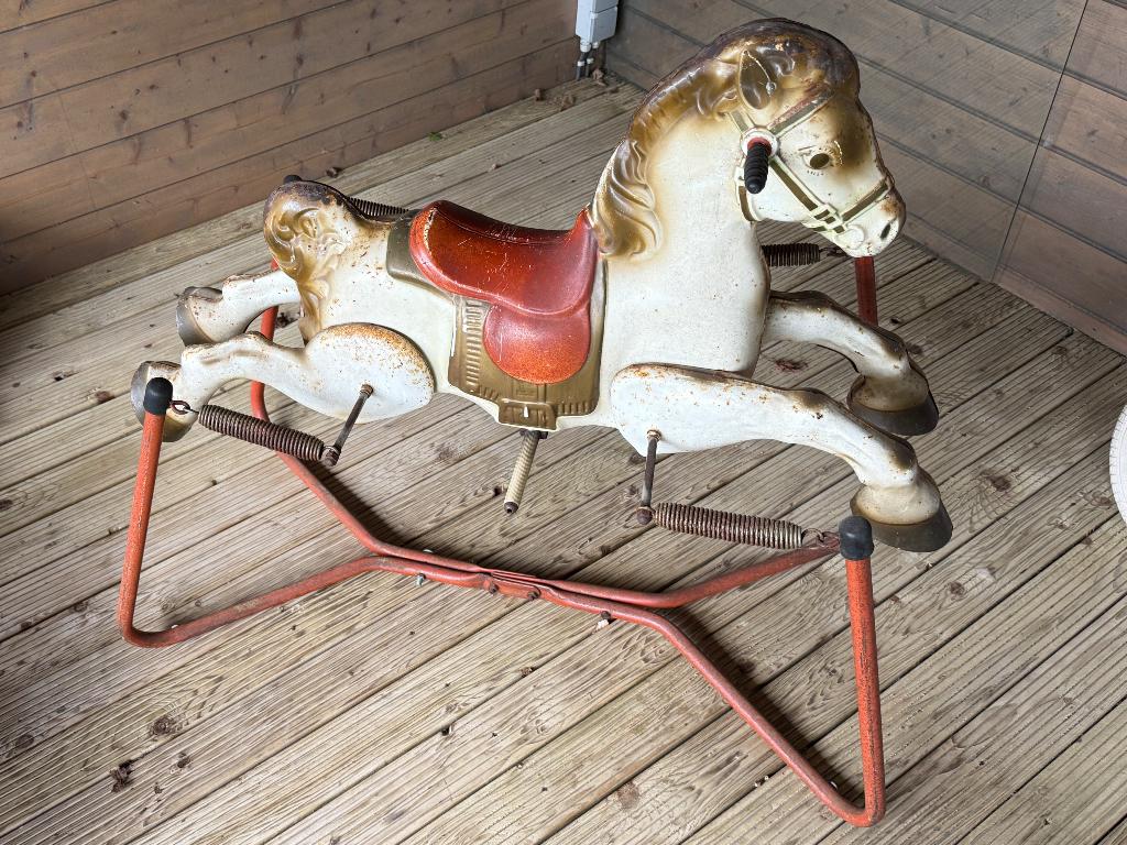 Schommelpaard op veren uit de jaren ‘50, Antiek en Kunst, Antiek | Speelgoed, Ophalen