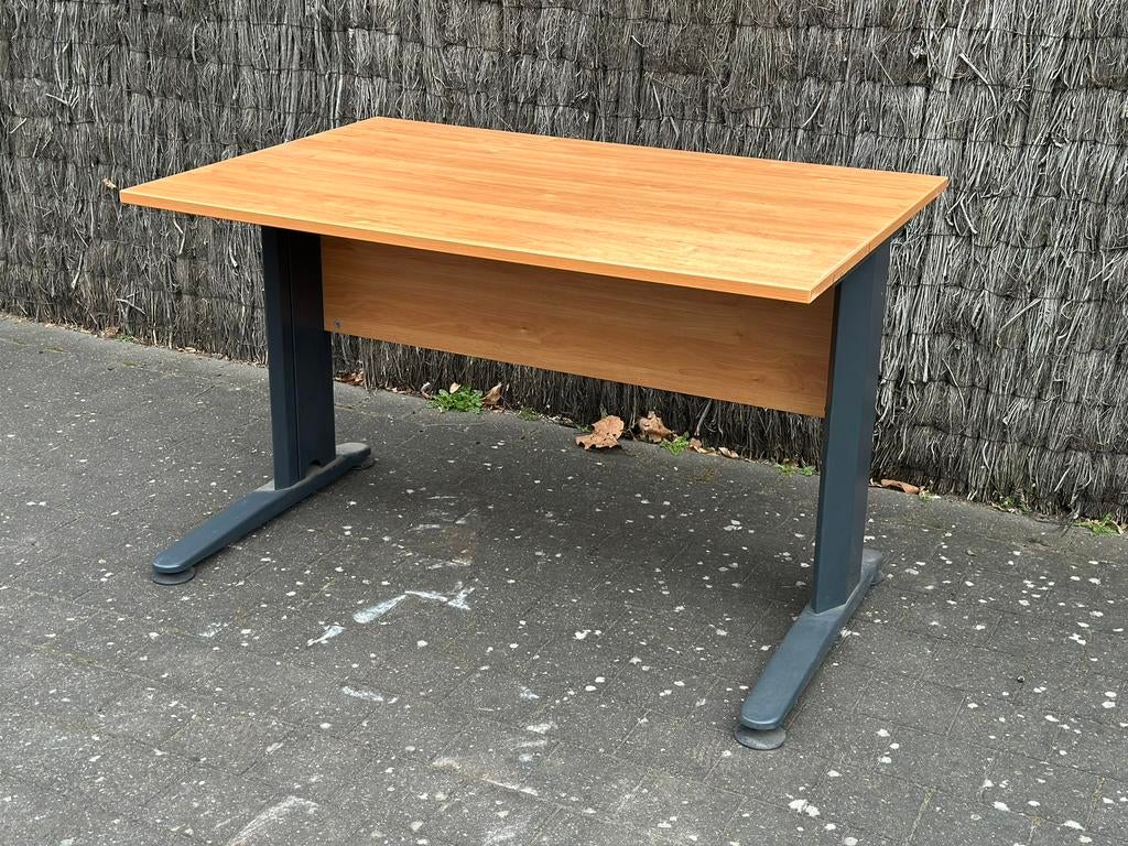Bureau 120cm, Ophalen, Zo goed als nieuw