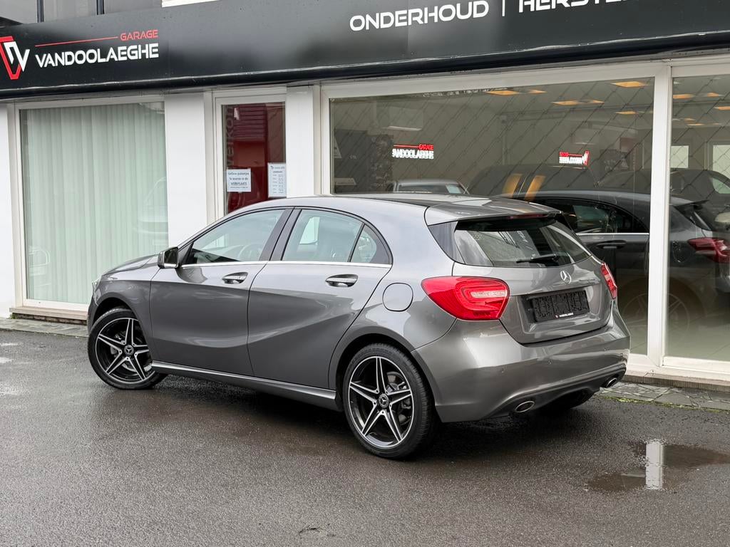 Mercedes Benz A180CDI 18" AMG velgen - PDC - Navi -Automaat, Auto's, Euro 5, Zwart, 4 cilinders, Leder en Stof