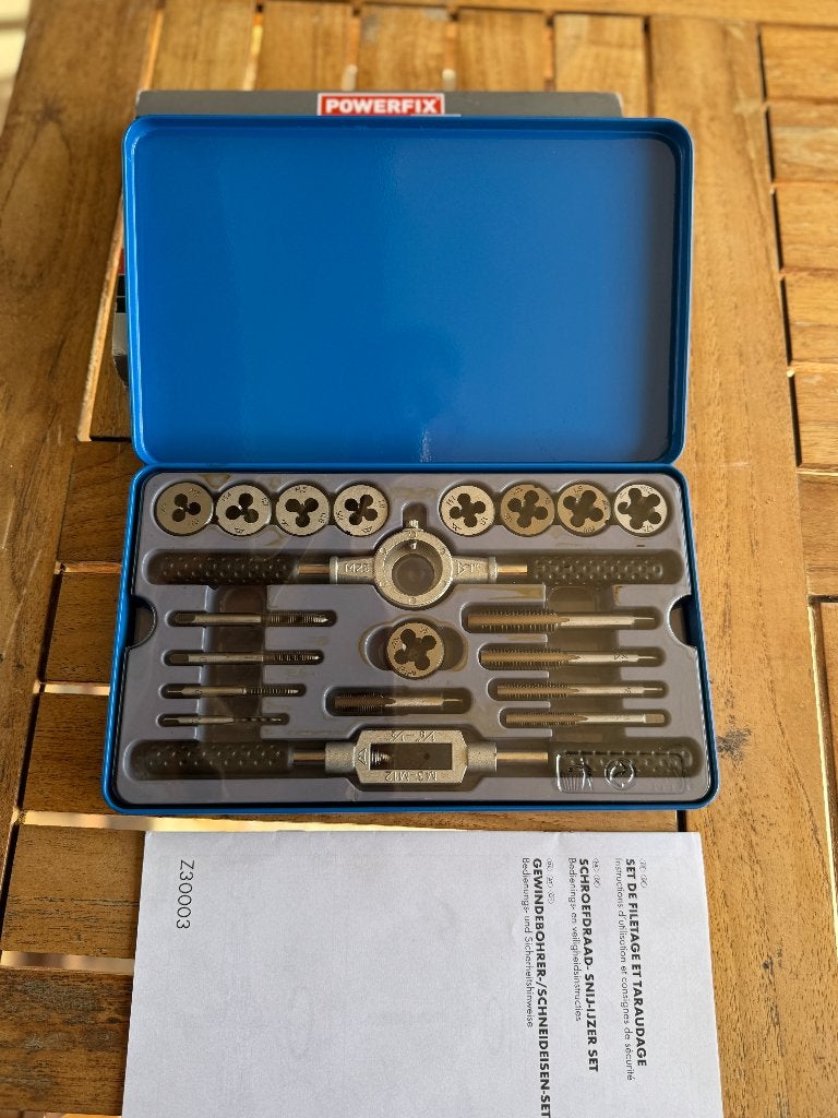 SET DE FILETAGE ET TARAUDAGE POWERFIX NEUF, Enlèvement, Neuf, Jeu d'outils, Autres marques