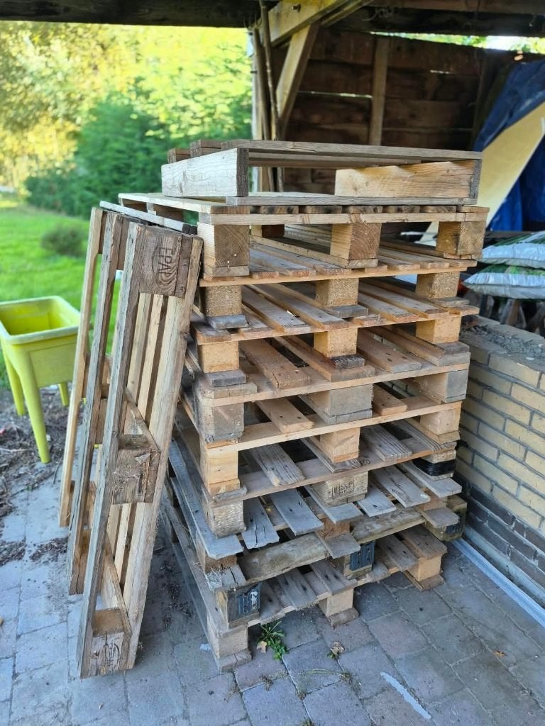 gratis palletten ( of als brandhout), Ophalen