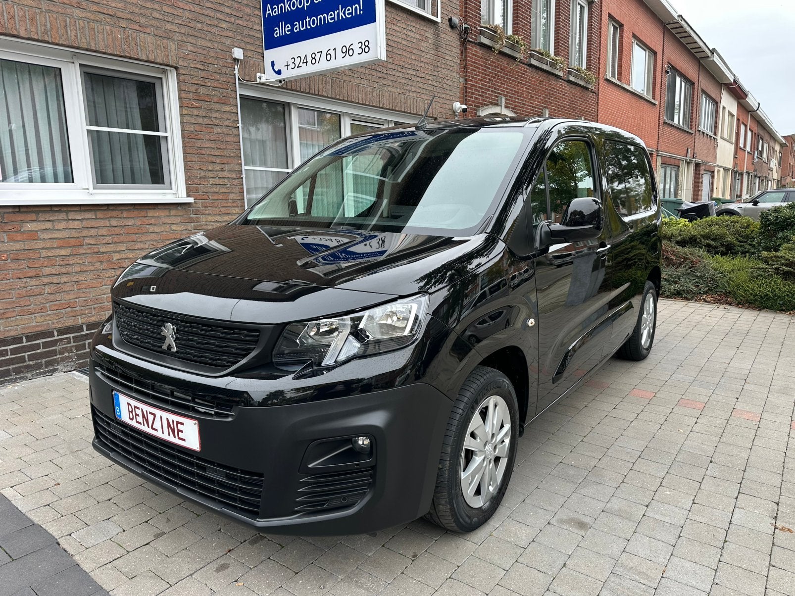 Peugeot Partner 1.2i! Topstaat* Airco*Navi*33000km*Garantie!, Autos, 121 g/km, Achat, Euro 6, 3 places