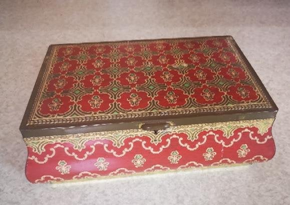 Boîte en étain rouge 30 x 20 cm, Collections, Boîte en métal, Enlèvement ou Envoi