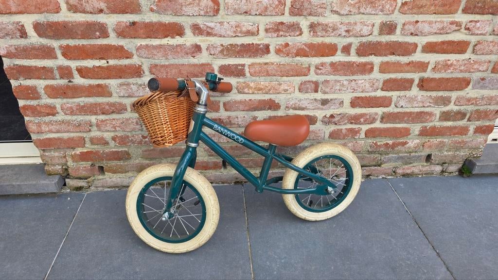 Loopfiets Banwood First Go inclusief rieten mandje, Fietsen en Brommers, Ophalen