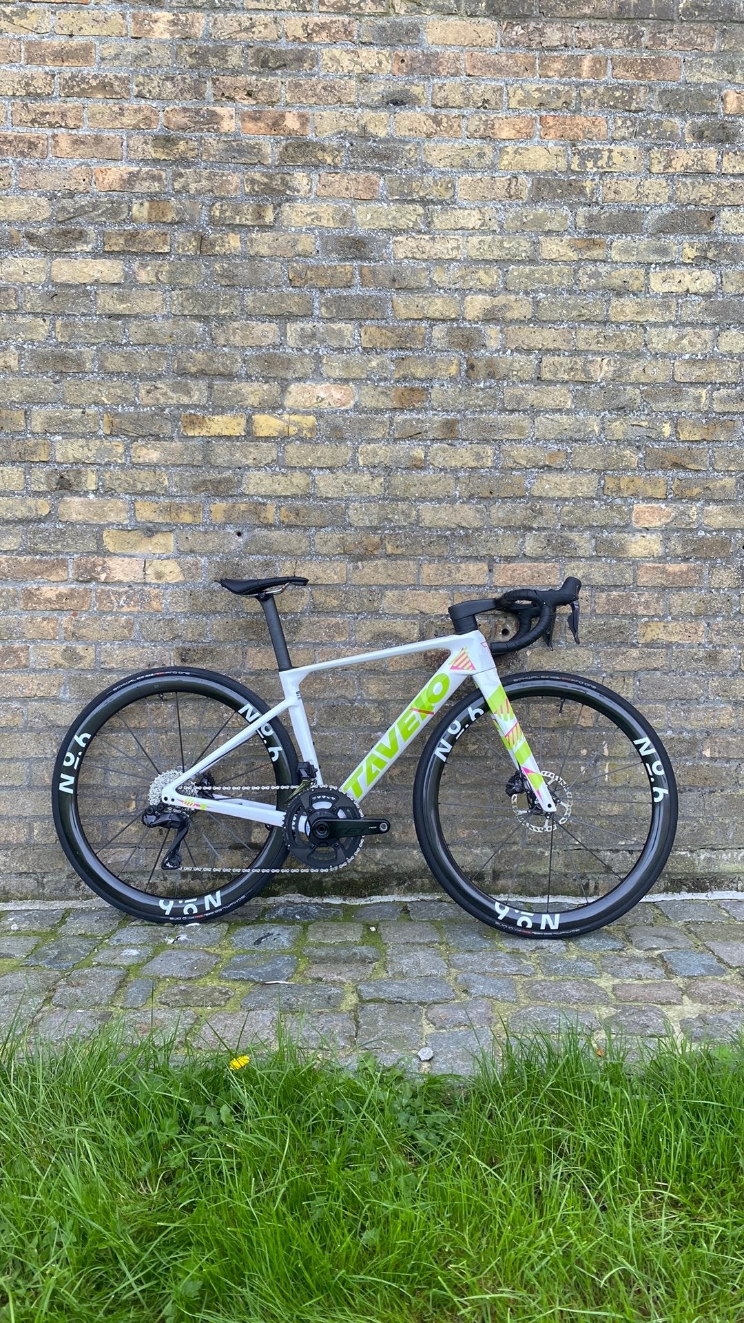 Tavelo Arow Small, 28 inch, Carbon, 49 tot 53 cm, Zo goed als nieuw