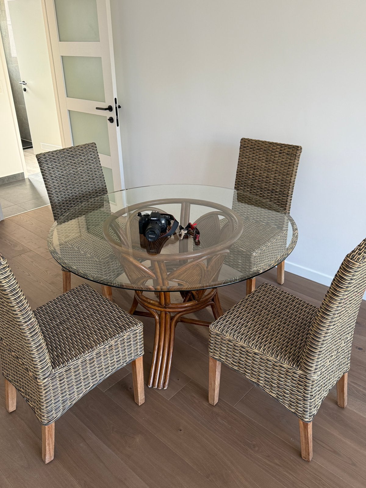 Eetkamerstoelen 4 stuks (goede staat), Huis en Inrichting, Stoelen, Ophalen of Verzenden, Zo goed als nieuw