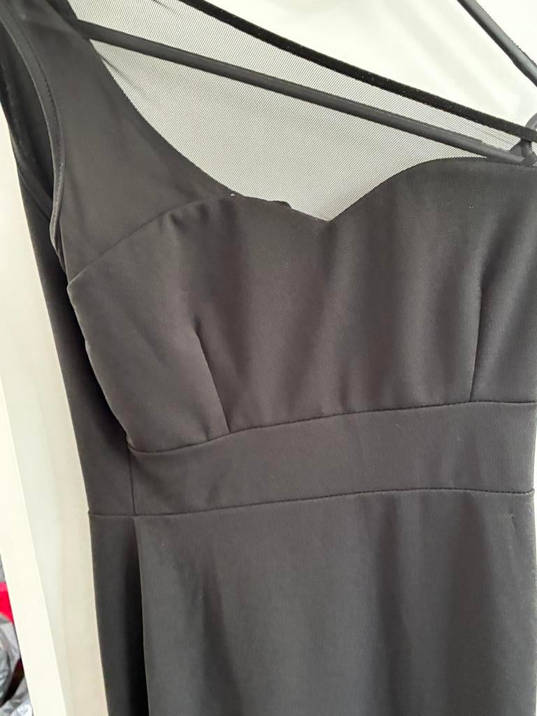 Robe de gala, Enlèvement, Neuf
