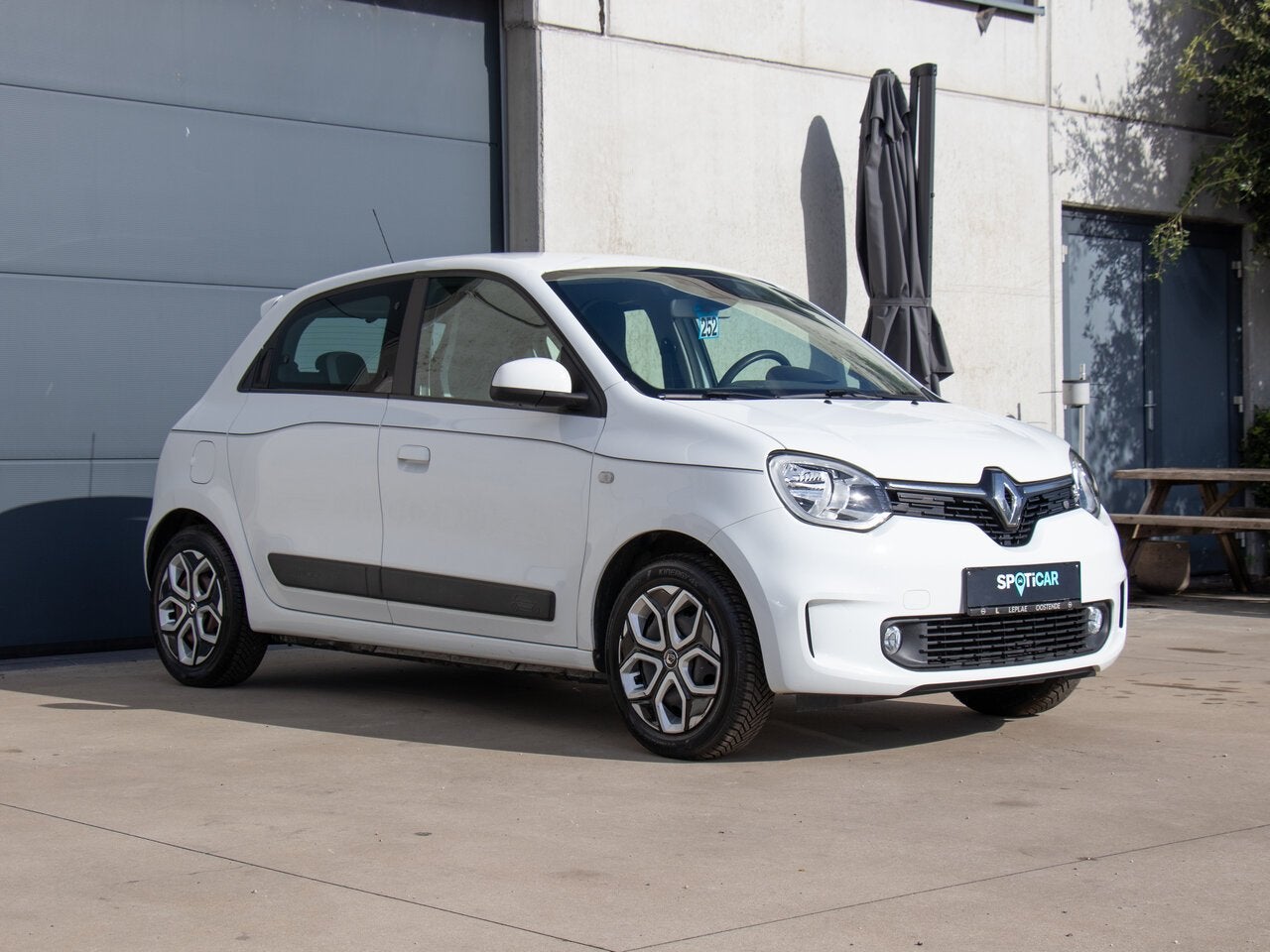 Renault Twingo 1.0 70PK|CRUISE CONTROL|BLUETOOTH|AIRCO|, Auto's, 0 kg, 0 kg, Wit, 73 pk