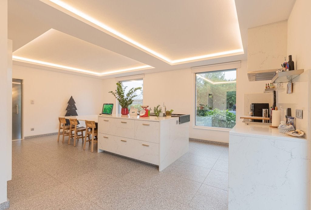 keuken, Huis en Inrichting, Keuken | Complete keukens, Ophalen, Wit, Graniet of Steen, Zo goed als nieuw