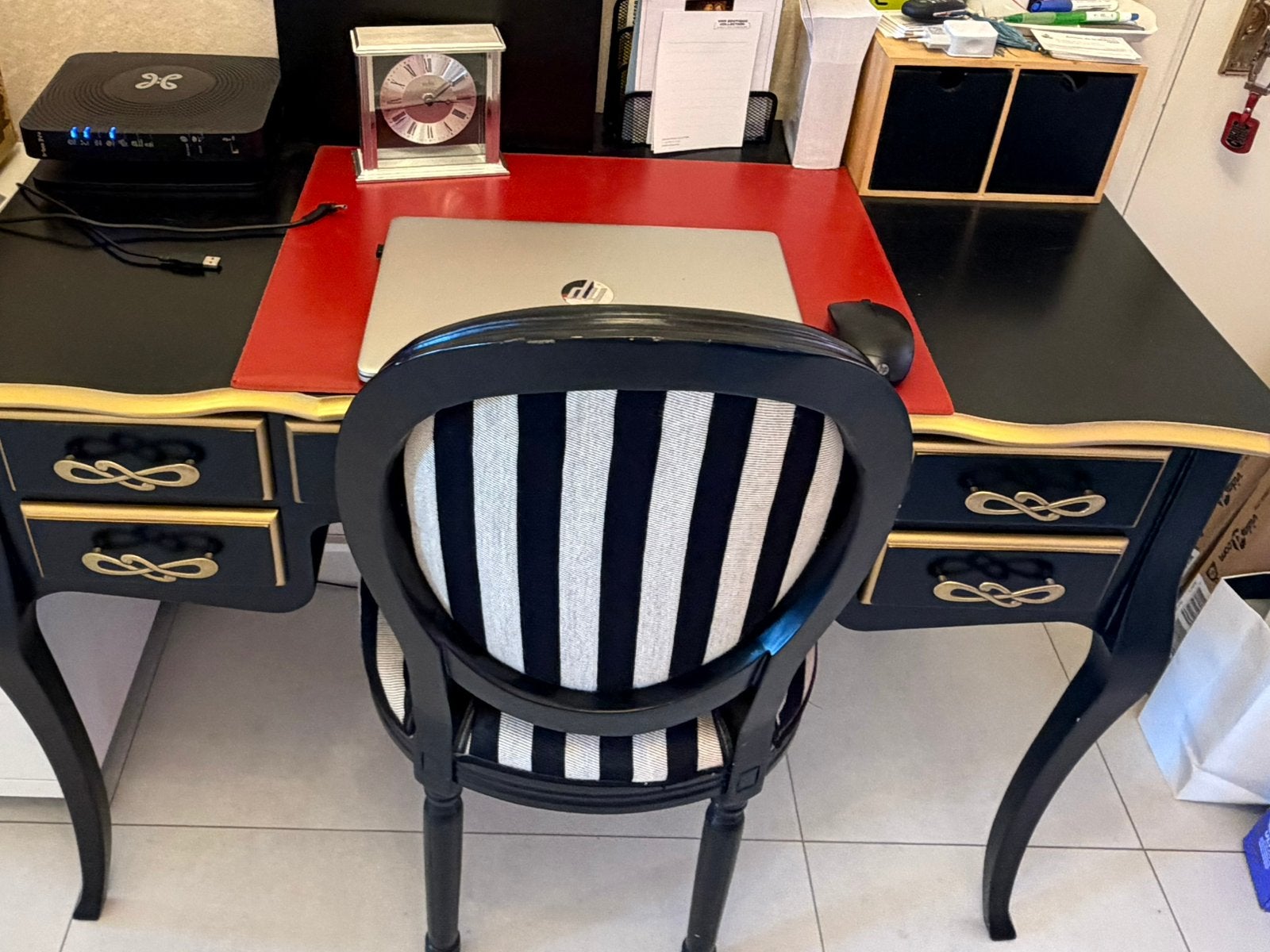 Élégant bureau noir et doré et chaise assortie, Enlèvement, Comme neuf