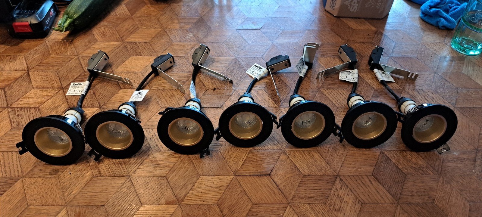 7x Spot encastrable orientable Xanlite 5W carré noir/or, Comme neuf, Métal, Spot encastrable