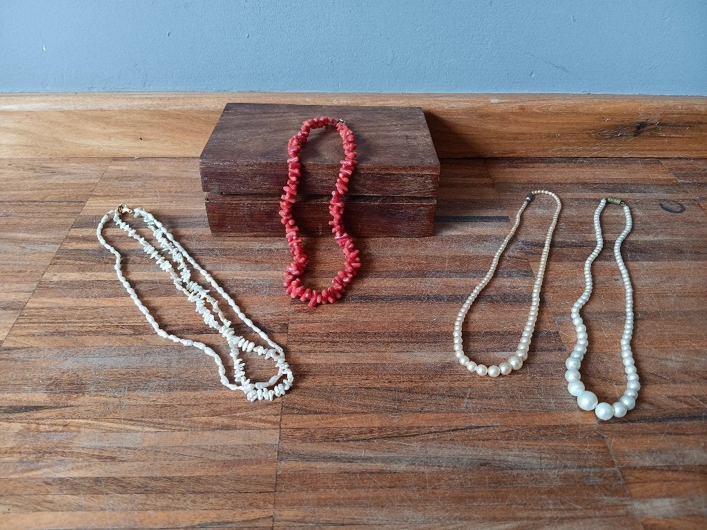 Ensemble de colliers anciens en perles et corail rouge, Enlèvement ou Envoi, Autres matériaux, Collier